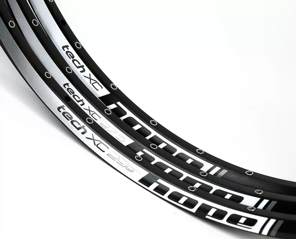 TECH XC 26" 32H BLACK